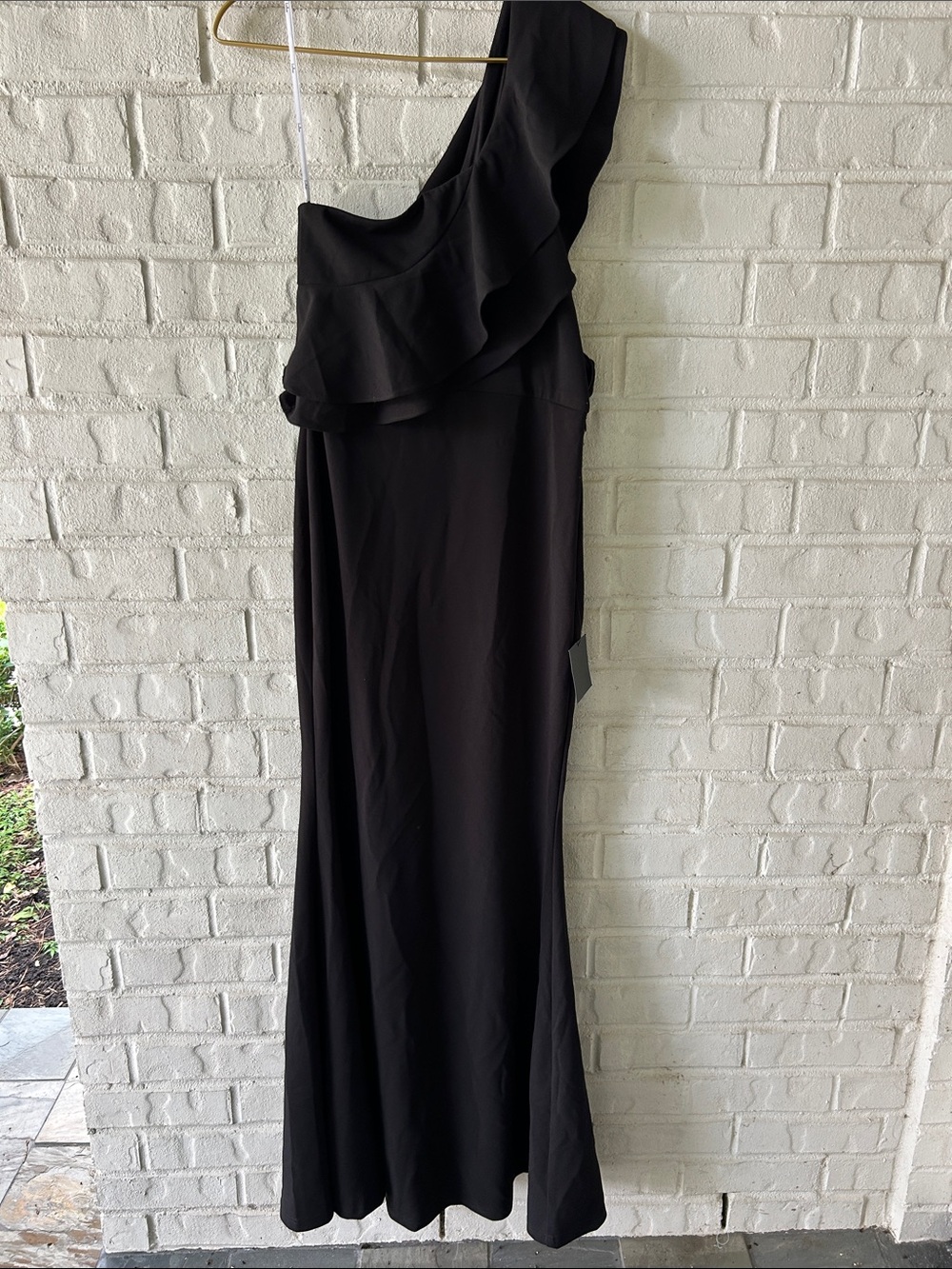 Lulus black gown